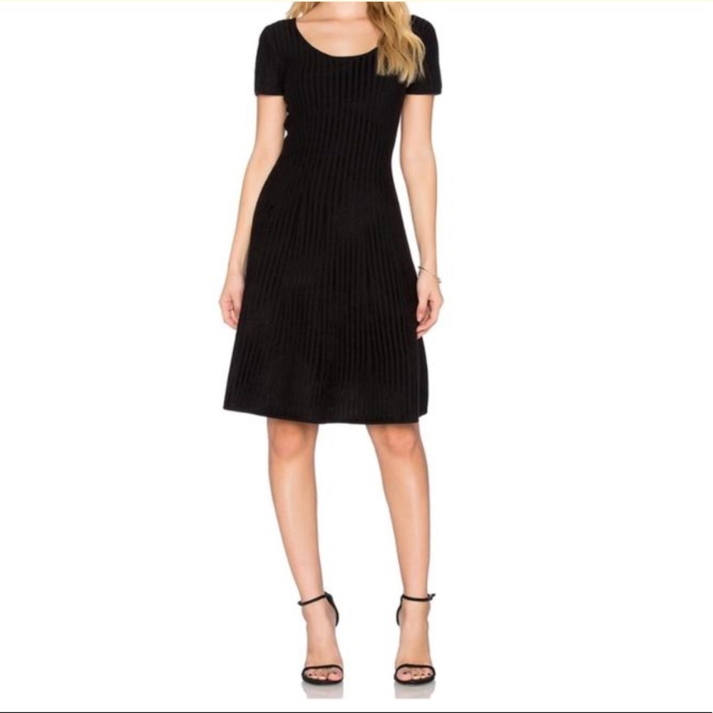 NWT Theory Black Velvet Short Sleeve Dress 🖤 Sz Small